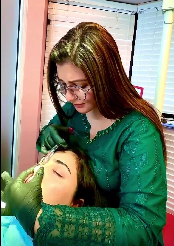 Non-Surgical Nose Job in Islamabad is avaliable in Dermalase clinic Islambad by Dr Shumaila Khan. Book Consultation now!